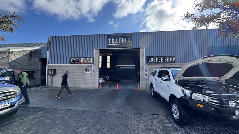 Traffik Car Wash - Photo 3